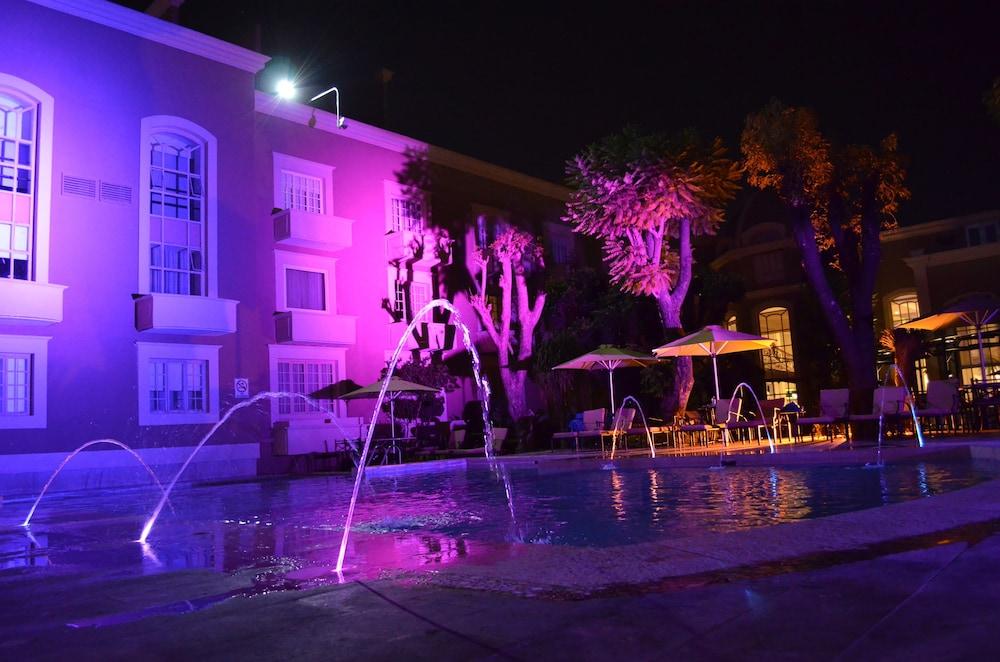 קרטרו Plaza Camelinas Hotel מראה חיצוני תמונה