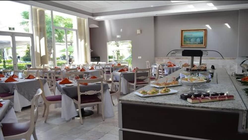 קרטרו Plaza Camelinas Hotel מראה חיצוני תמונה