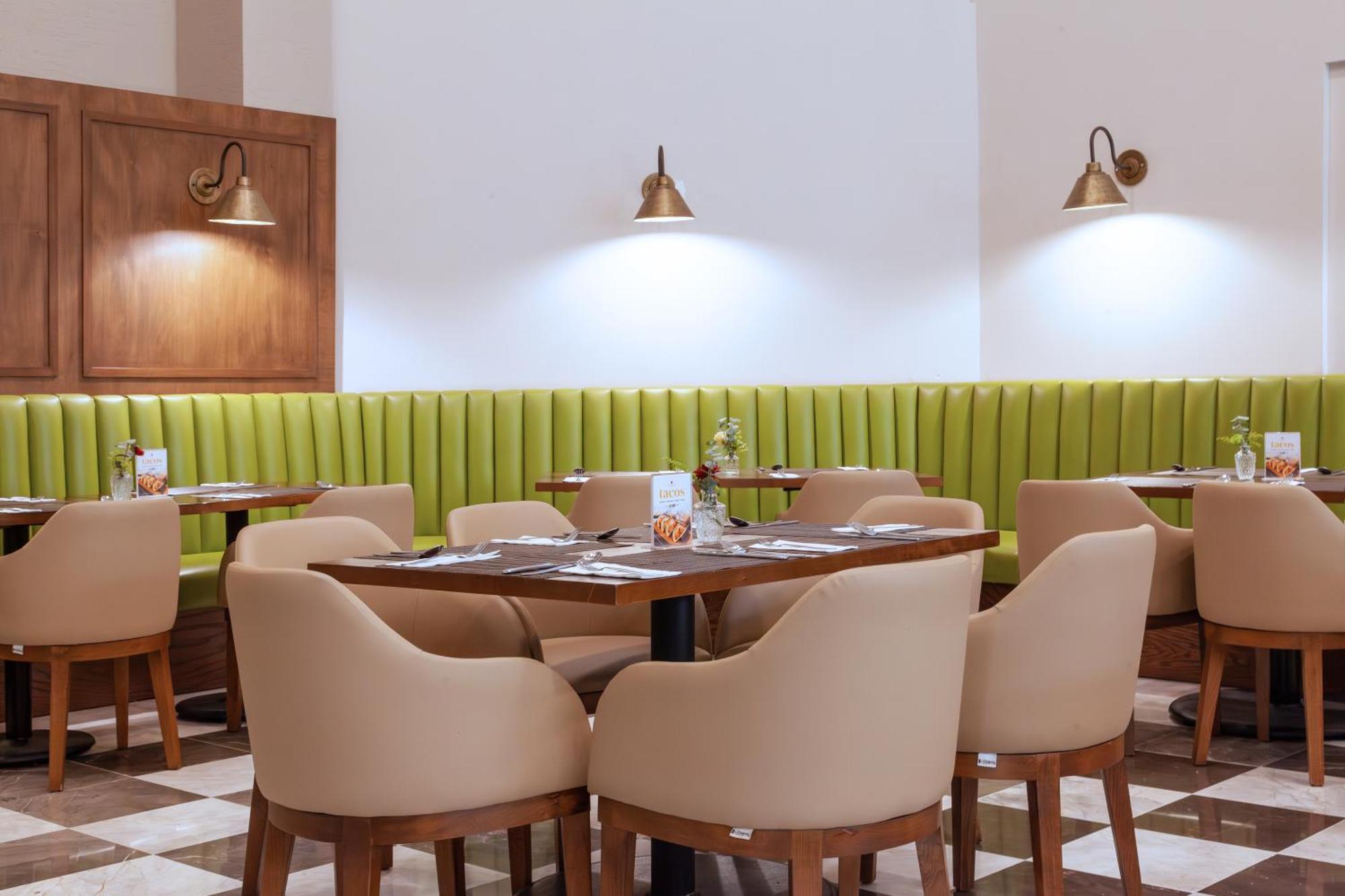 קרטרו Plaza Camelinas Hotel מראה חיצוני תמונה