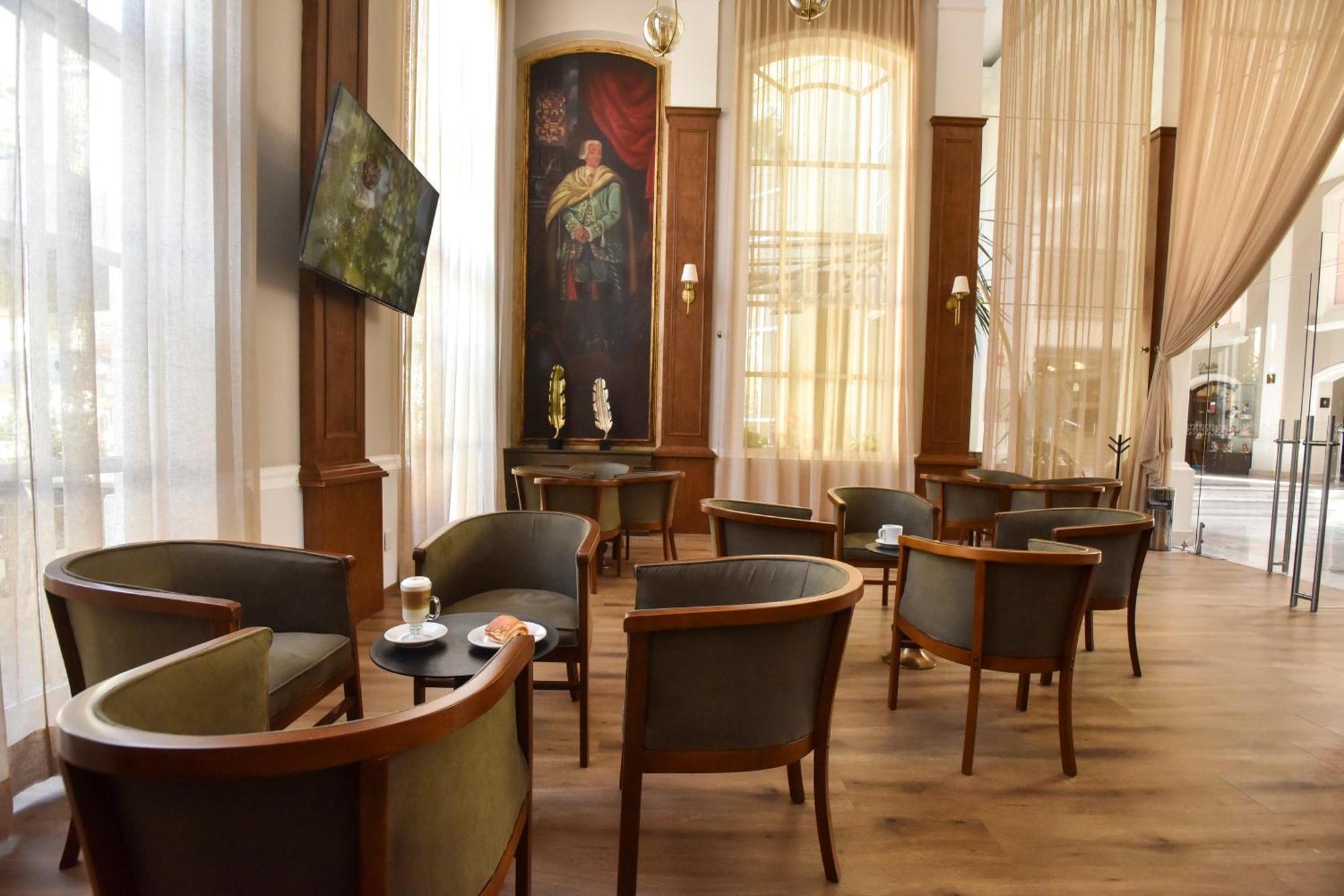 קרטרו Plaza Camelinas Hotel מראה חיצוני תמונה