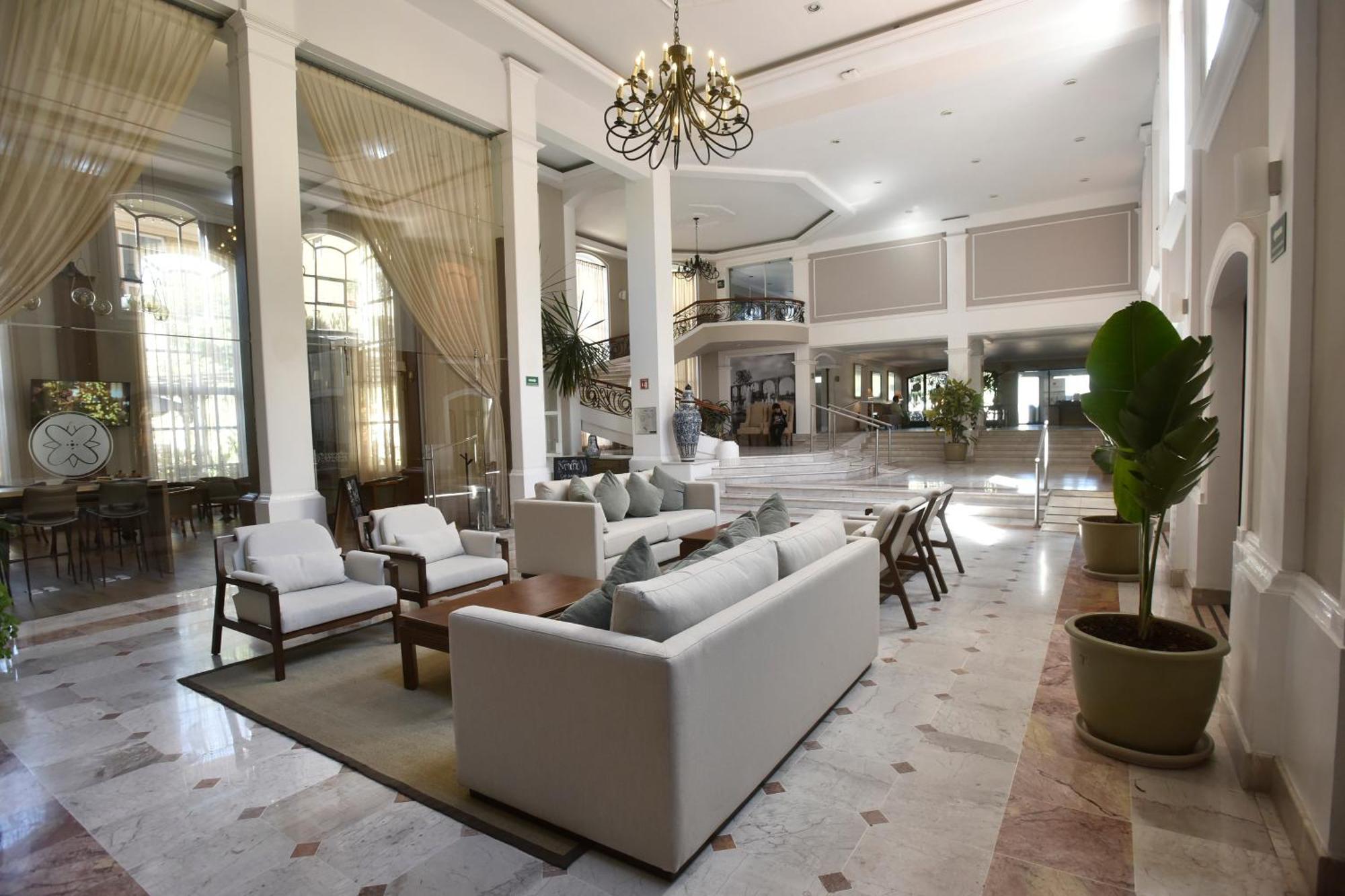 קרטרו Plaza Camelinas Hotel מראה חיצוני תמונה