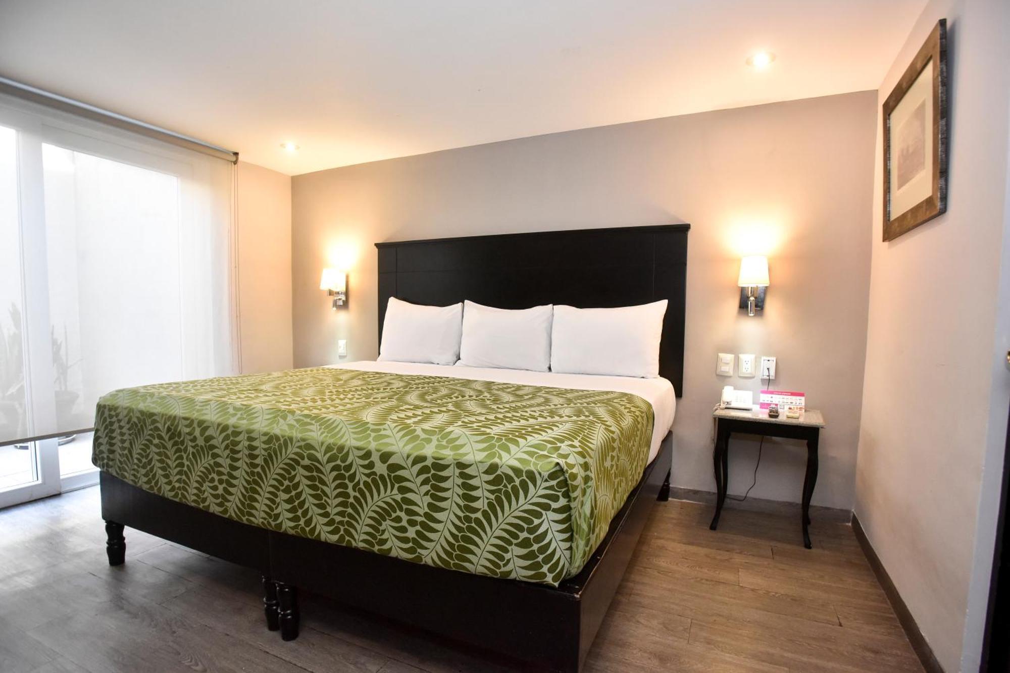 קרטרו Plaza Camelinas Hotel מראה חיצוני תמונה