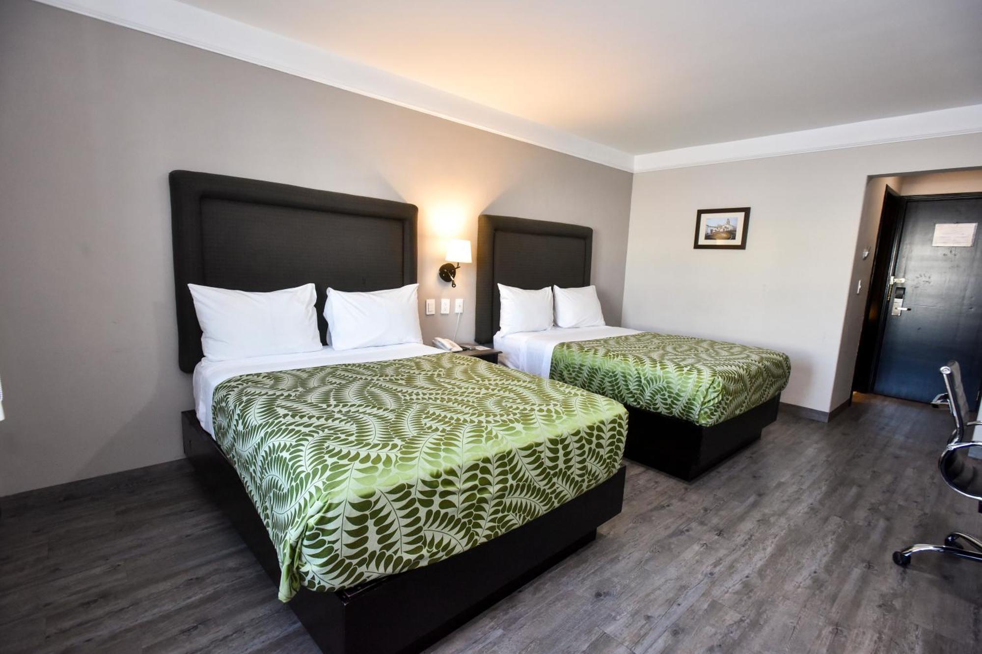 קרטרו Plaza Camelinas Hotel מראה חיצוני תמונה